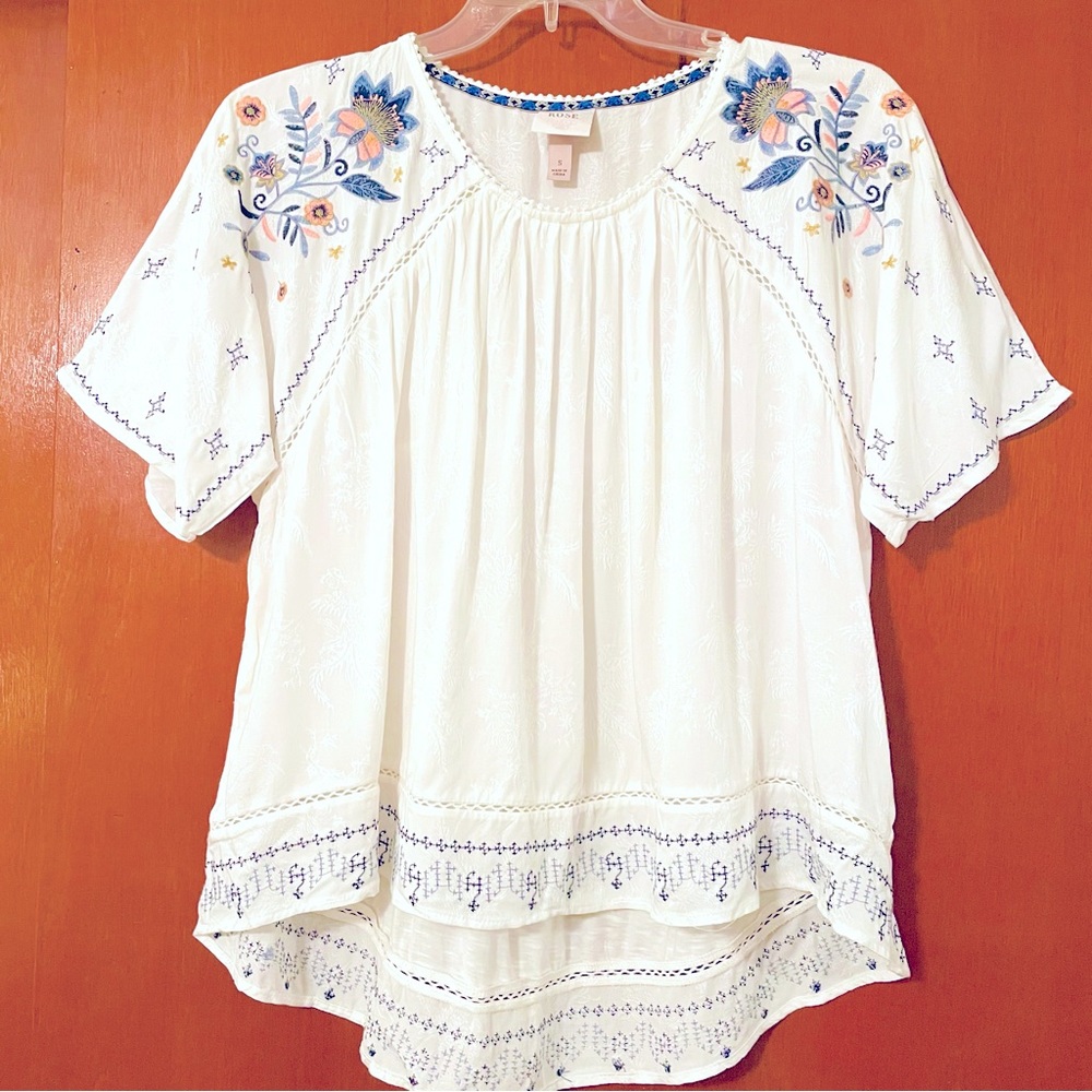 Knox Rose Floral Embroidered White Peasant Top